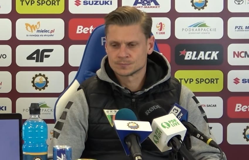 Kolejna porażka Łukasza Piszczka. Pomeczowa konferencja trwała 30 sekund [WIDEO] Zdjęcie główne wpisu