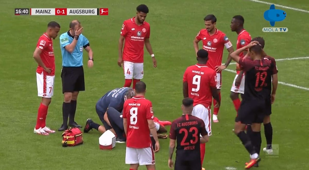 Sędzia uratował życie piłkarza! To dla niego koniec sezonu… Zdjęcie główne wpisu