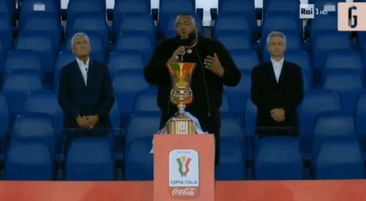 Wpadka przed meczem Juve – Napoli! Artysta zapomniał słów hymnu Włoch… Zdjęcie główne wpisu