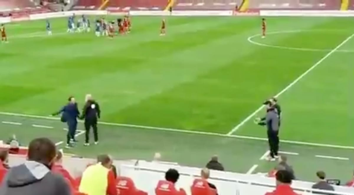 Ostra wymiana zdań między trenerami Premier League. „Ma dużo czasu na naukę” Zdjęcie główne wpisu