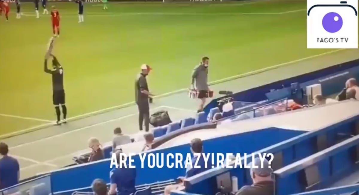 Piłkarze Liverpoolu cieszyli się z czerwonej kartki dla Chelsea… Tak zareagował Klopp [WIDEO] Zdjęcie główne wpisu