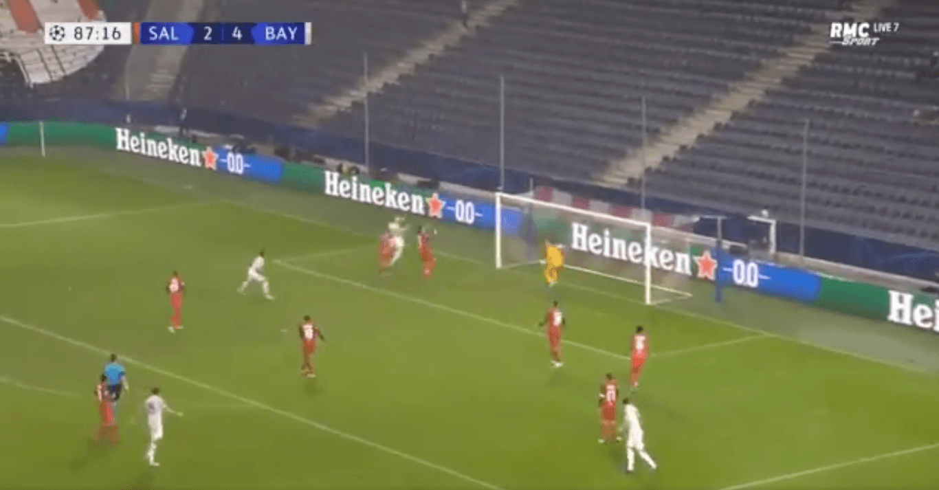 Lewandowski z dubletem! Świetna główka Polaka [WIDEO] Zdjęcie główne wpisu