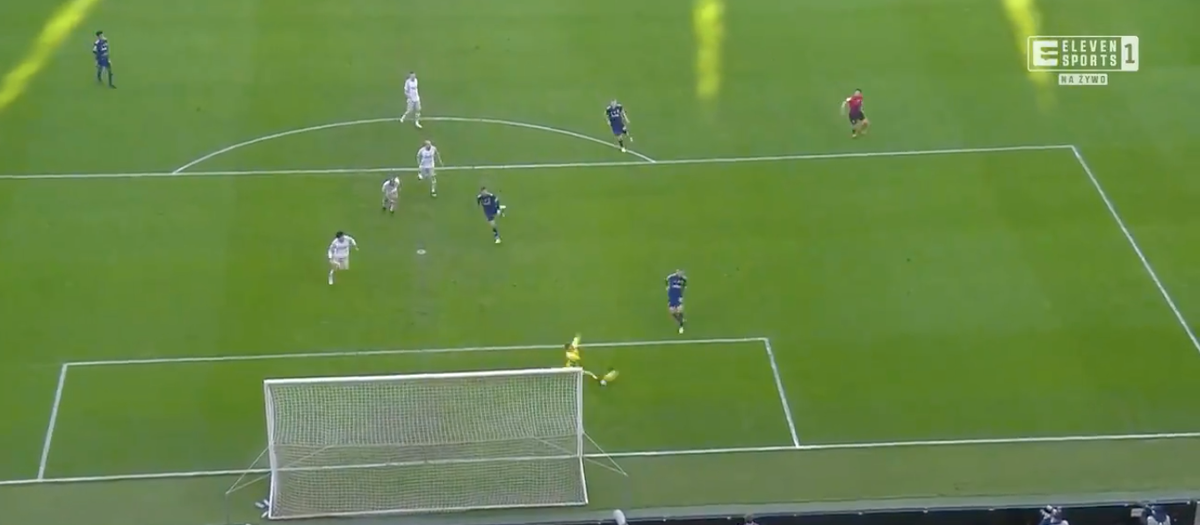 Znakomita postawa polskich bramkarzy! Skorupski czujny na linii, Szczęsny broni strzał kolegi z zespołu Zdjęcie główne wpisu