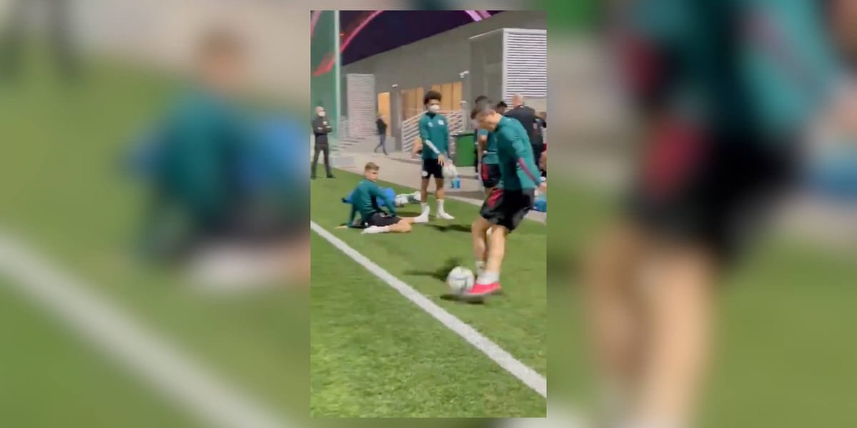 Lewandowski bawi się na treningu. Nienaganna technika Polaka [WIDEO] Zdjęcie główne wpisu