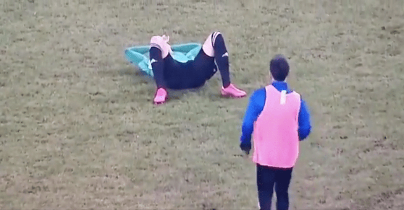 Miły gest Gerarda Badii. Jako jedyny pobiegł pocieszyć Legionistę [WIDEO] Zdjęcie główne wpisu