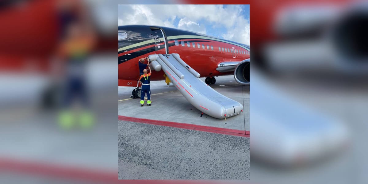 Czesi z opóźnionym wylotem. Plany pokrzyżowała dmuchana zjeżdżalnia Zdjęcie główne wpisu