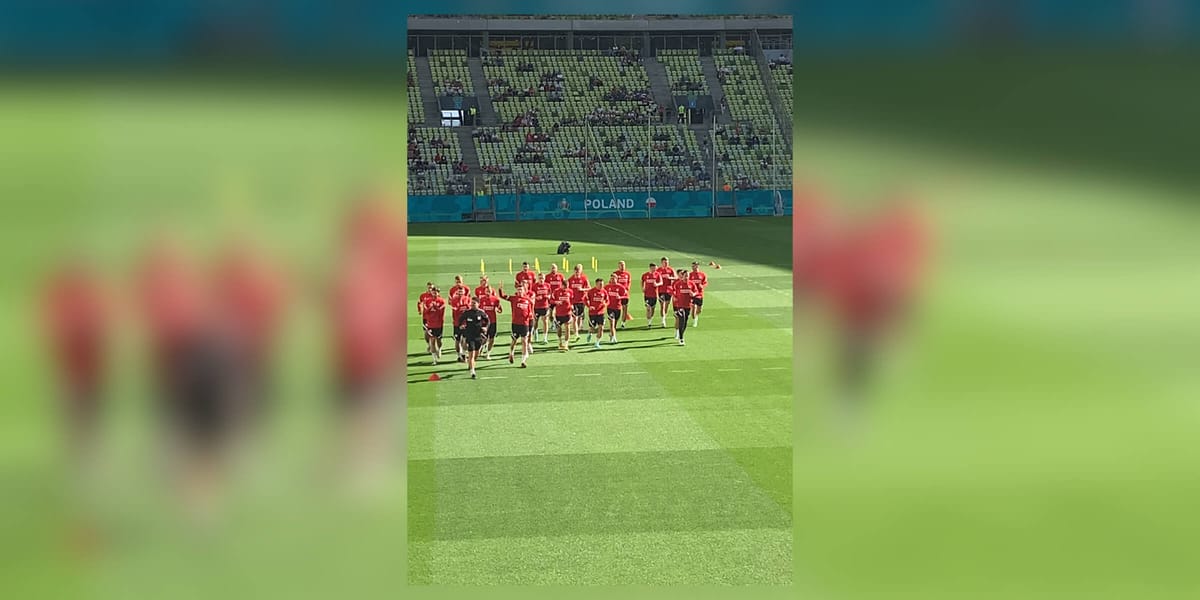 Piłkarze wrócili do Polski! Gorące powitanie na otwartym treningu [WIDEO] Zdjęcie główne wpisu
