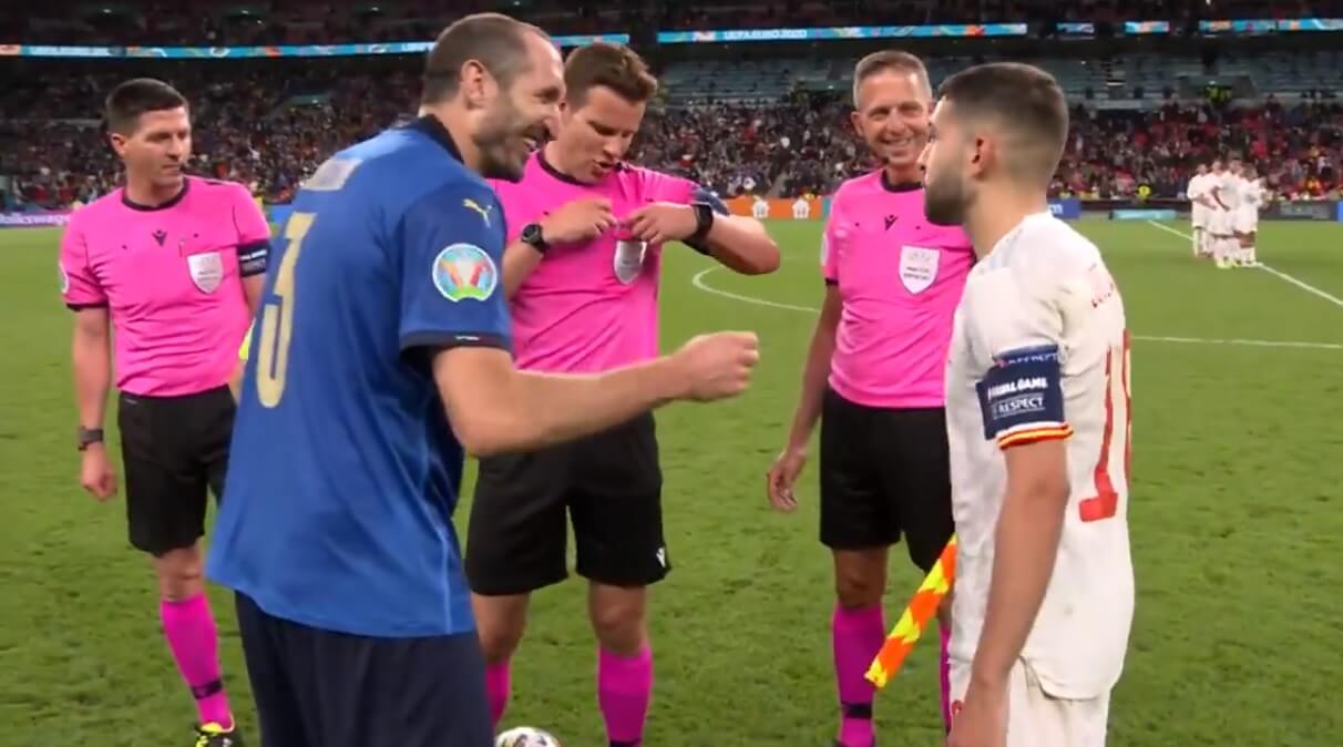 Giorgio Chiellini wygrał gierkę psychologiczną! Zaskakujące zachowanie przed rzutami karnymi! [WIDEO] Zdjęcie główne wpisu