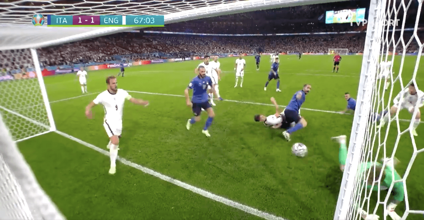 Włosi wracają do gry! Kocioł w polu karnym Anglików [WIDEO] Zdjęcie główne wpisu