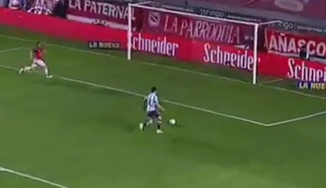 Fatalne wykończenie akcji w lidze argentyńskiej. Czy to najgorsze pudło w historii futbolu? [WIDEO] Zdjęcie główne wpisu