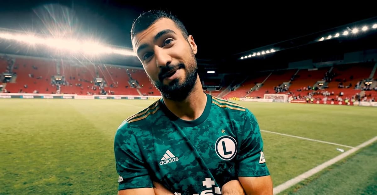 Niespodziewane zainteresowanie Emrelim! Były rywal Legii z Ligi Europy chętny na Azera Zdjęcie główne wpisu