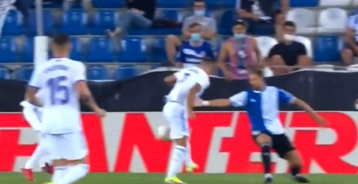 Świetna asysta Edena Hazarda. Poznaliśmy zagranie roku już po pierwszej kolejce? [WIDEO] Zdjęcie główne wpisu