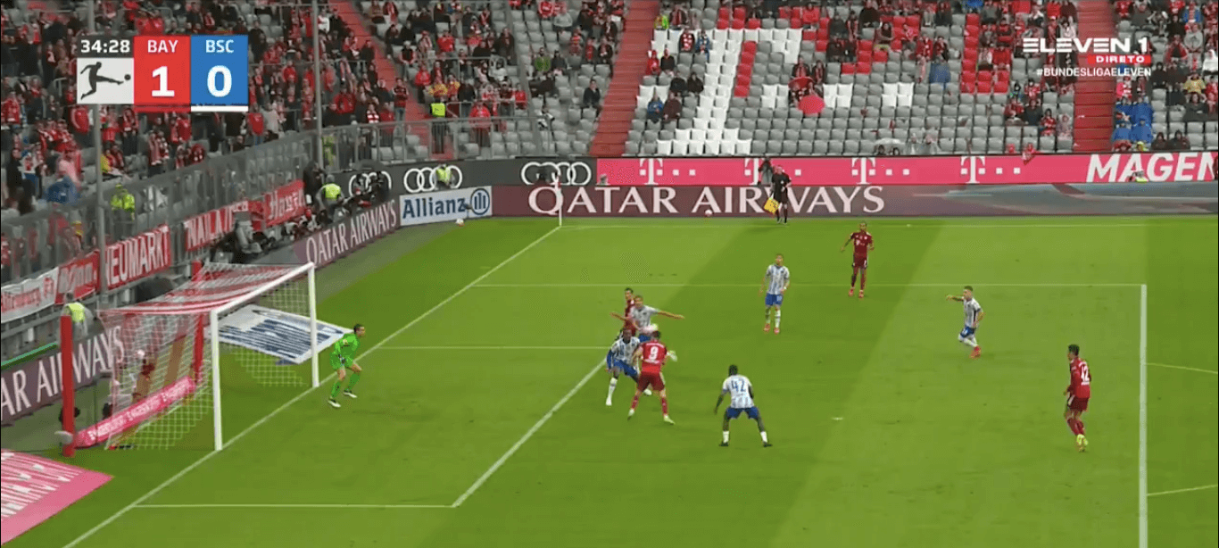 Maszyna! Lewandowski z hattrickiem i 300. golem w barwach Bayernu [WIDEO] Zdjęcie główne wpisu