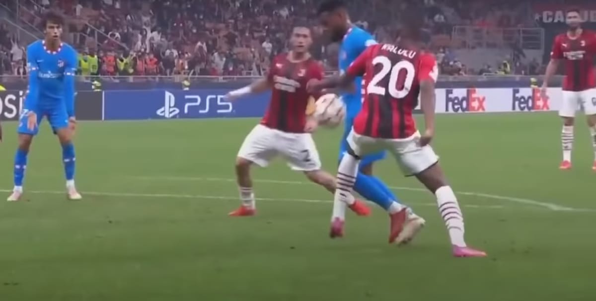 UEFA wyciąga konsekwencje po meczu Milan – Atletico! Sędziowie zawieszeni Zdjęcie główne wpisu