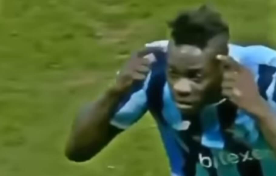 Mario Balotelli znów w akcji. Zadedykował bramkę trenerowi drużyny przeciwnej, który obraził go w przeszłości [WIDEO] Zdjęcie główne wpisu