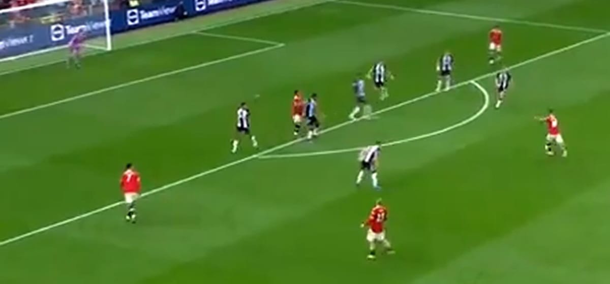 Manchester United prowadzi już 3:1. Potężna bomba Bruno Fernandesa [WIDEO] Zdjęcie główne wpisu