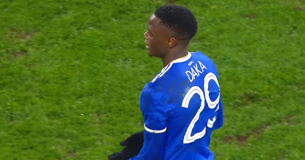 Grad goli w meczu grupy „C” Ligi Europy, w której gra Legia. 4 gole Patsona Daki [WIDEO] Zdjęcie główne wpisu