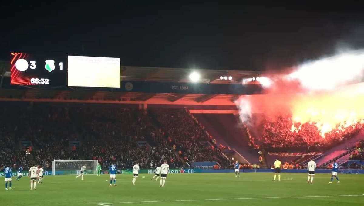 Policjant ostro o kibicach Legii w meczu z Leicester. „Nigdy w życiu nie doświadczyłem takiej agresji” Zdjęcie główne wpisu