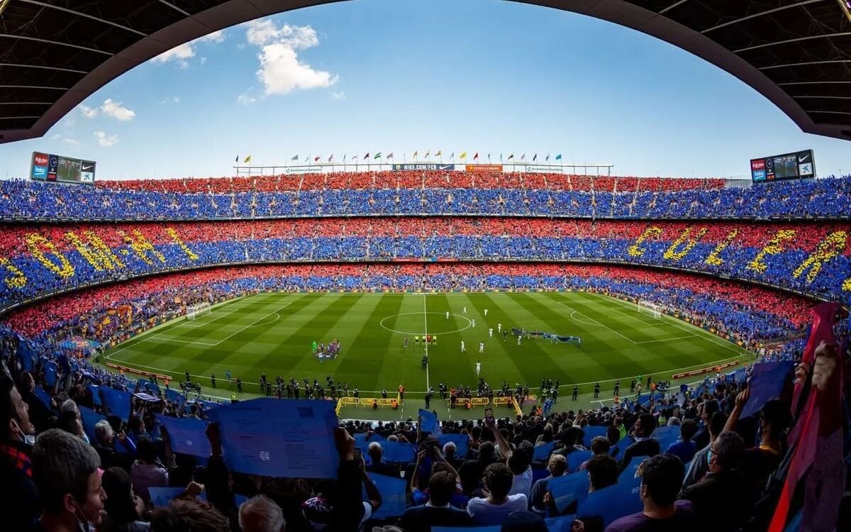 Przyszłość Lewandowskiego pod znakiem zapytania. Kibice Barcelony wyrazili swój głos Zdjęcie główne wpisu