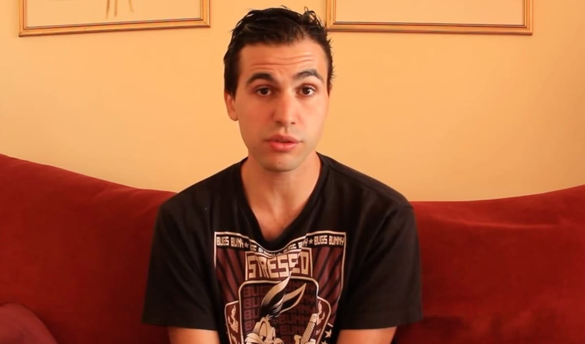 Przerażające doniesienia francuskiego dziennikarza o gwałtach w piłce nożnej. „Piłkarze Premier League i Ligue 1 cierpią na choroby odbytu” Zdjęcie główne wpisu