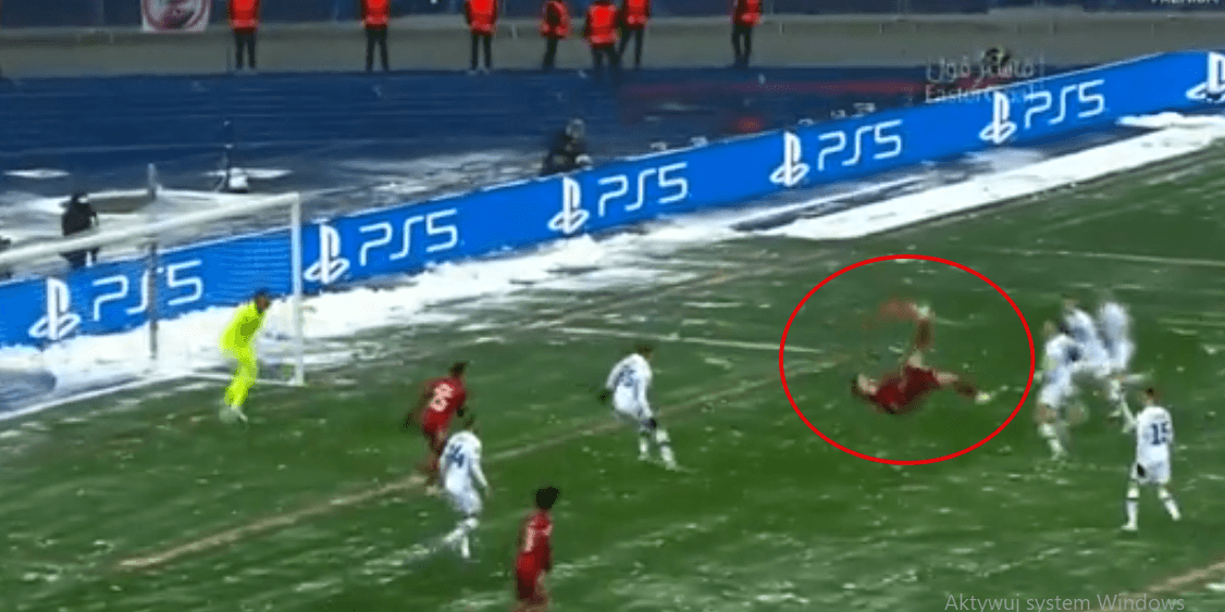 Lewandowski jest nie z tej planety! Piękny gol przewrotką [WIDEO] Zdjęcie główne wpisu