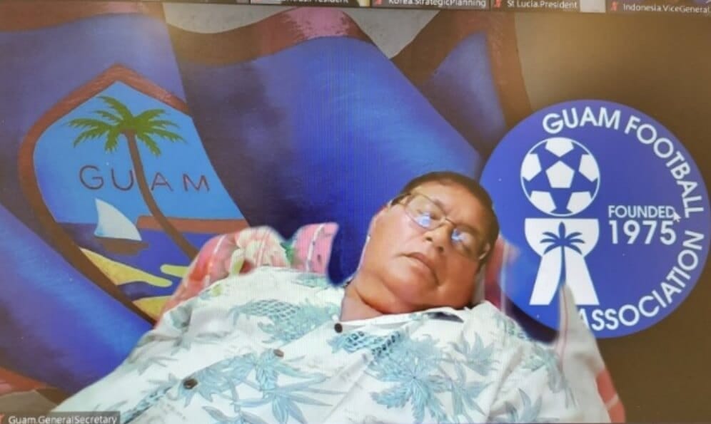 Prezes federacji Guamu zasnął podczas telekonferencji FIFA Zdjęcie główne wpisu