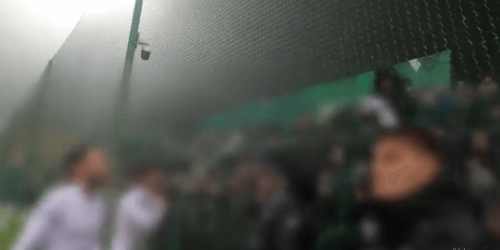 Tak wyglądało spięcie piłkarzy i kibiców Śląska. Zawodnicy oddawali koszulki [WIDEO] Zdjęcie główne wpisu