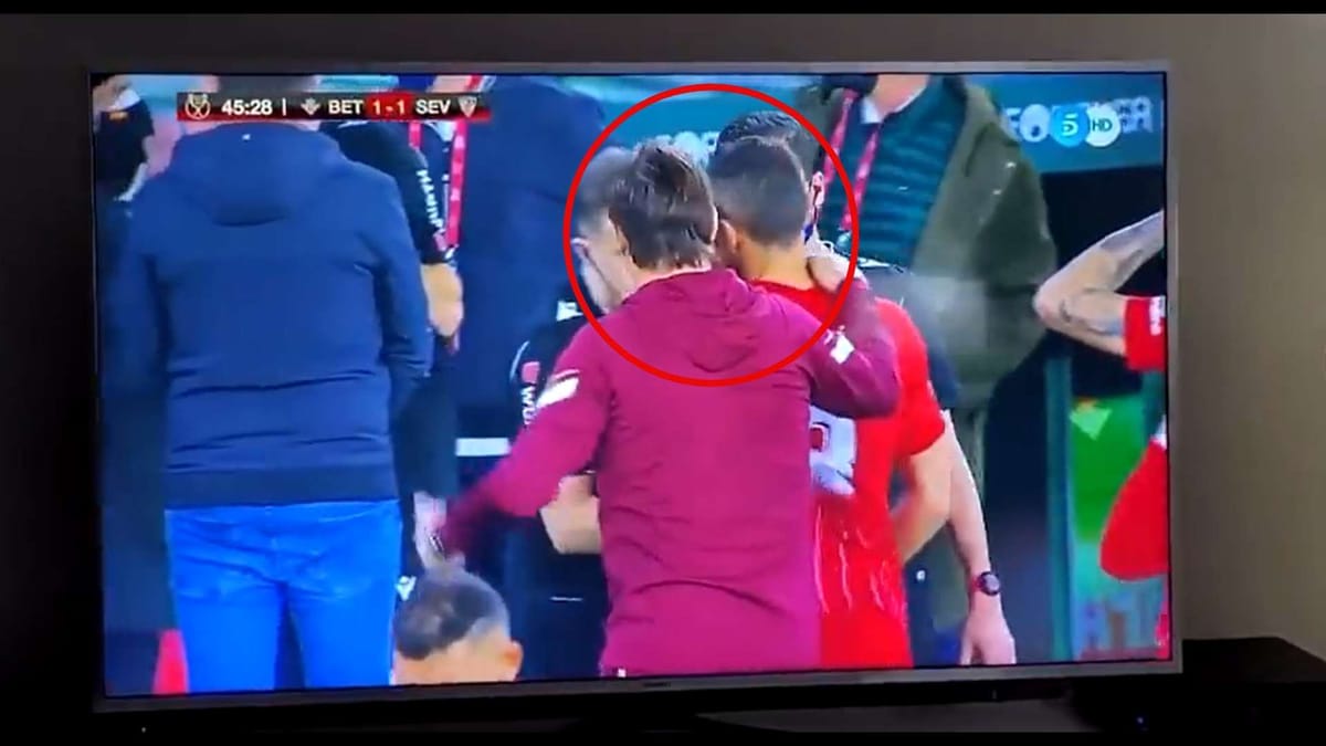 Piłkarze Betisu oskarżają derbowych rywali o symulowanie. Julen Lopetegui zamieszany w całą sprawę? Zdjęcie główne wpisu