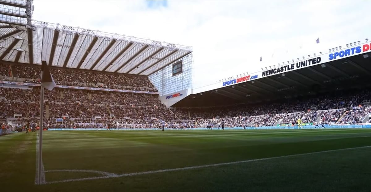 Newcastle United obserwuje kolejnego zawodnika. Piłkarz Arsenalu może wzmocnić Sroki Zdjęcie główne wpisu