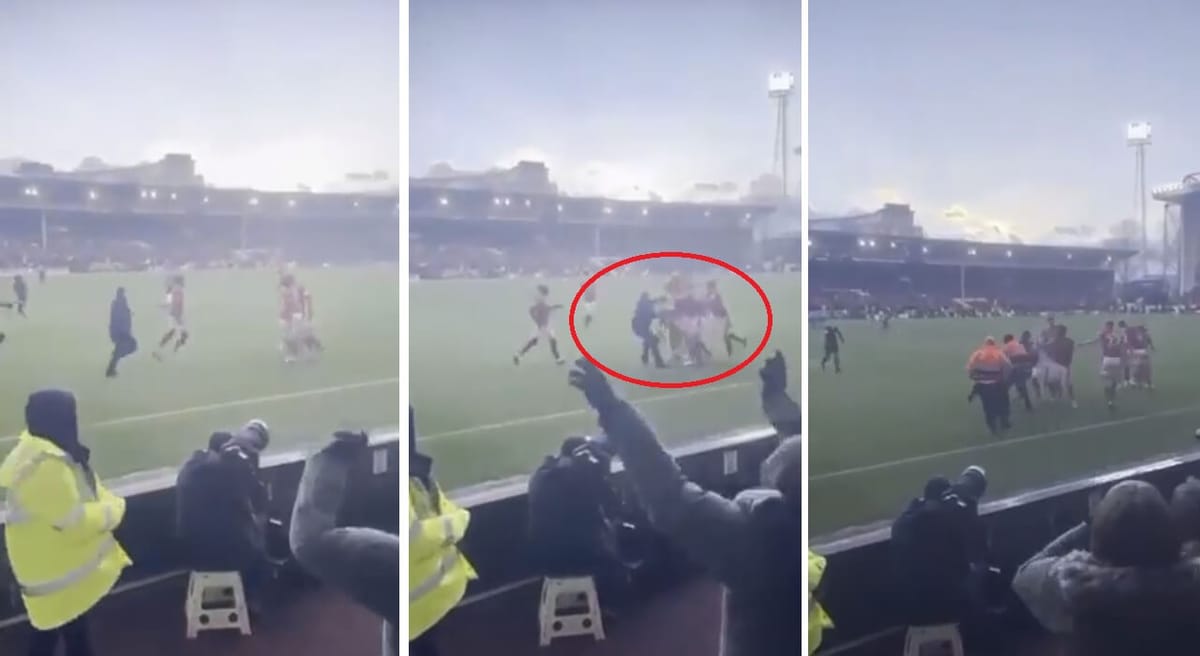 Zamieszanie w Anglii. Kibic Leicester zaatakował piłkarzy Nottingham Forest [WIDEO] Zdjęcie główne wpisu