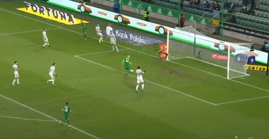 Warta wychodzi na prowadzenie w meczu z Legią. Szymonowicz z trafieniem na Łazienkowskiej [WIDEO] Zdjęcie główne wpisu