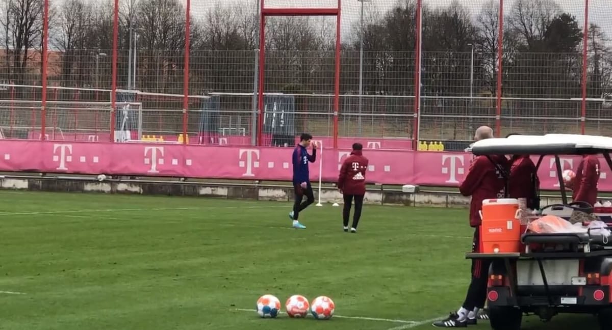 Uraz Roberta Lewandowskiego. Polak nie dokończył treningu w Bayernie Monachium [WIDEO] Zdjęcie główne wpisu