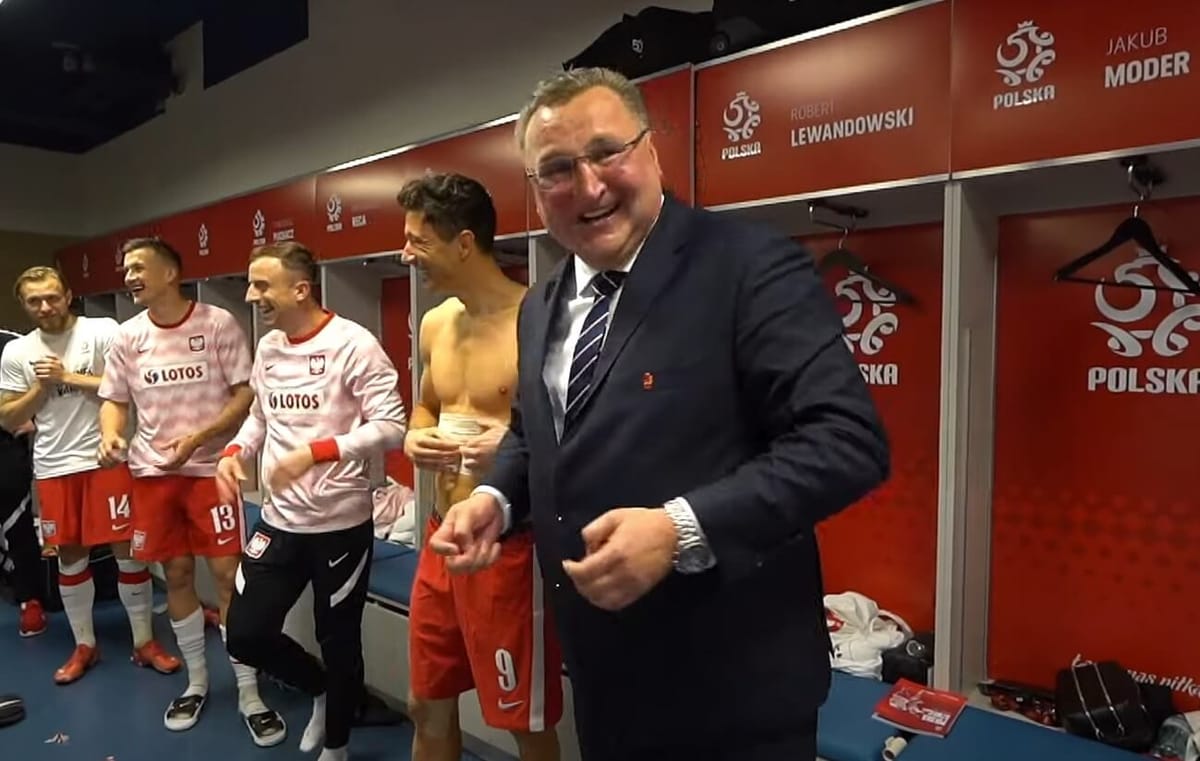 Michniewicz rozbawił piłkarzy w pomeczowej przemowie [WIDEO] Zdjęcie główne wpisu