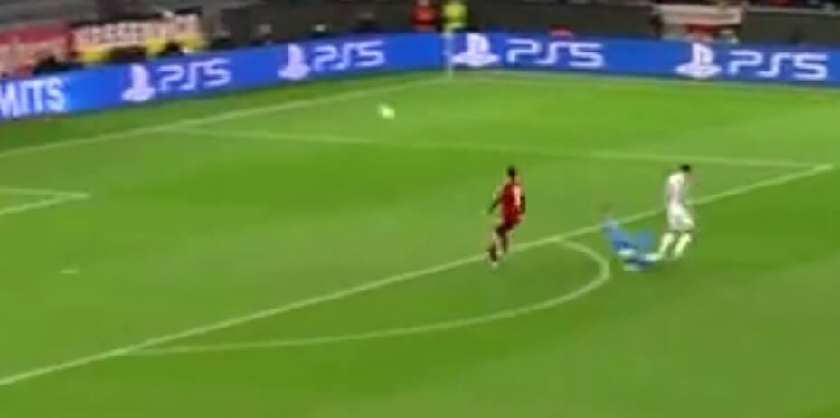 Bayern podwyższa prowadzenie. Robert Lewandowski z hat-trickiem [WIDEO] Zdjęcie główne wpisu