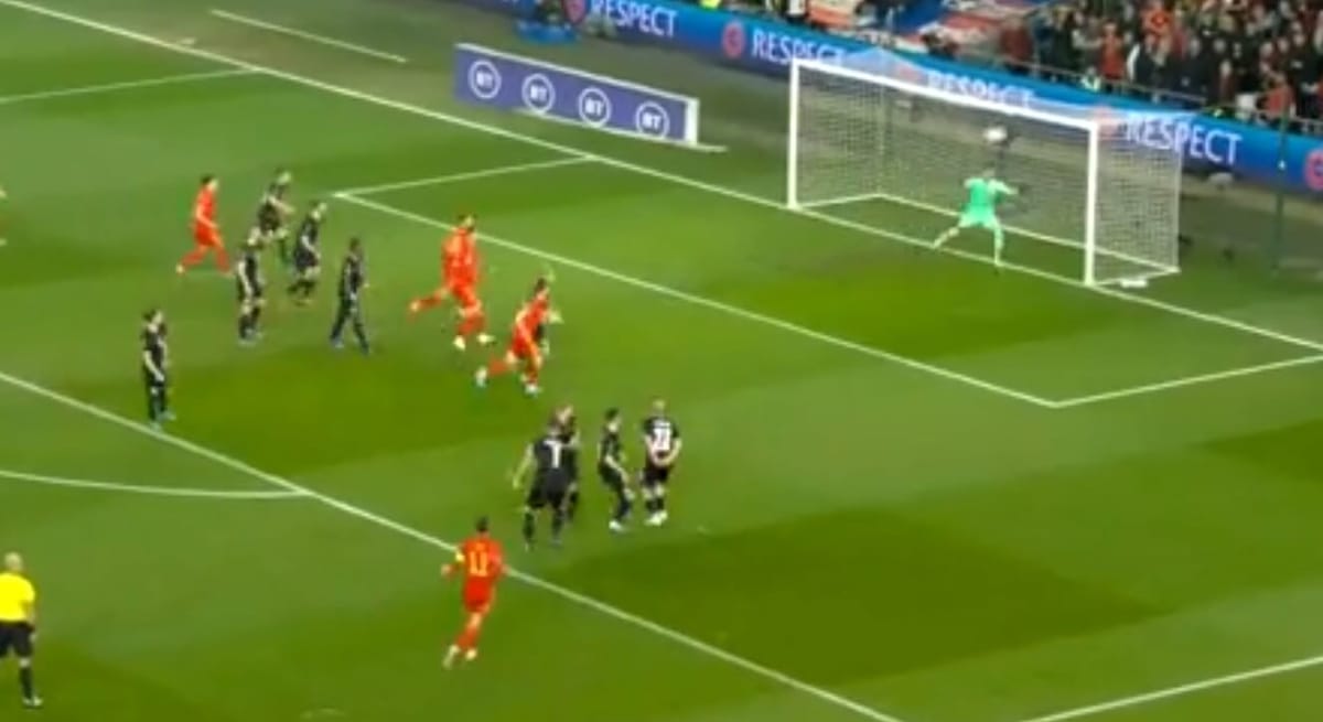 Piękny gol Bale’a w meczu z Austrią. Pokonał bramkarza strzałem z rzutu wolnego [WIDEO] Zdjęcie główne wpisu