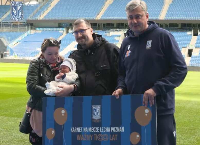 Dożywotnia wejściówka dla młodego Poznaniaka. Lech uczcił stulecie klubu Zdjęcie główne wpisu