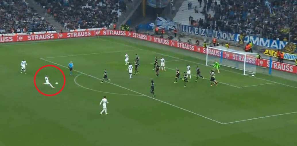 Dimitri Payet z kolejnym przepięknym golem. Atomowy strzał po wrzutce z rzutu rożnego [WIDEO] Zdjęcie główne wpisu