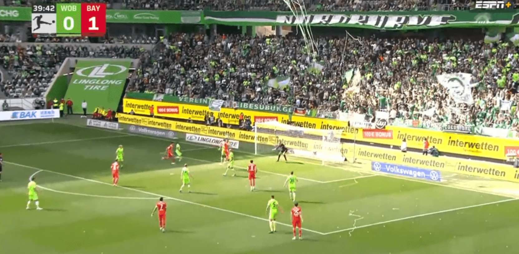 Lewandowski znowu strzela! Polak z 50. golem w tym sezonie [WIDEO] Zdjęcie główne wpisu