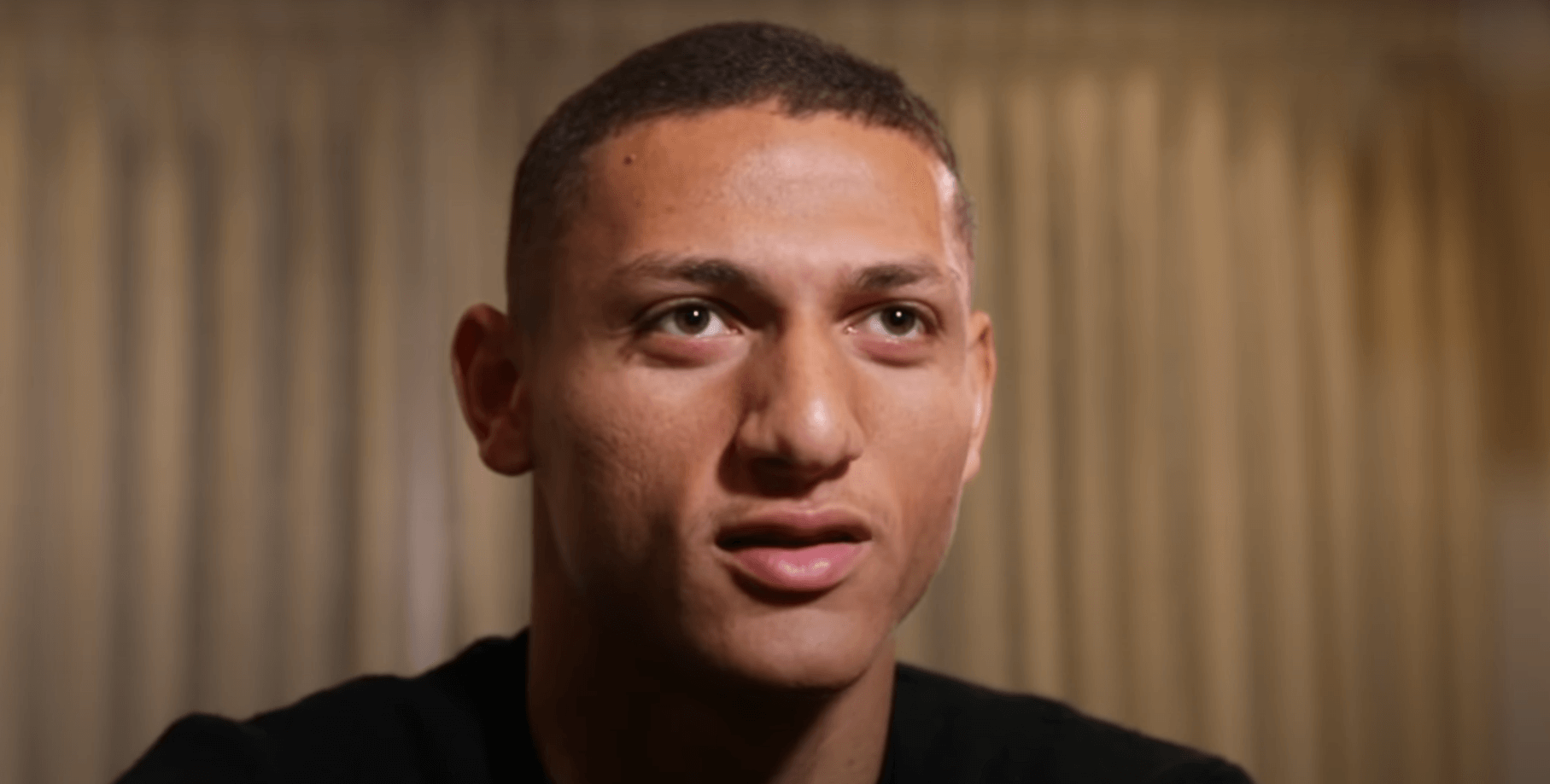Richarlison krótko odpowiedział Jamiemu Carragherowi: „Nie szanuję cię” Zdjęcie główne wpisu
