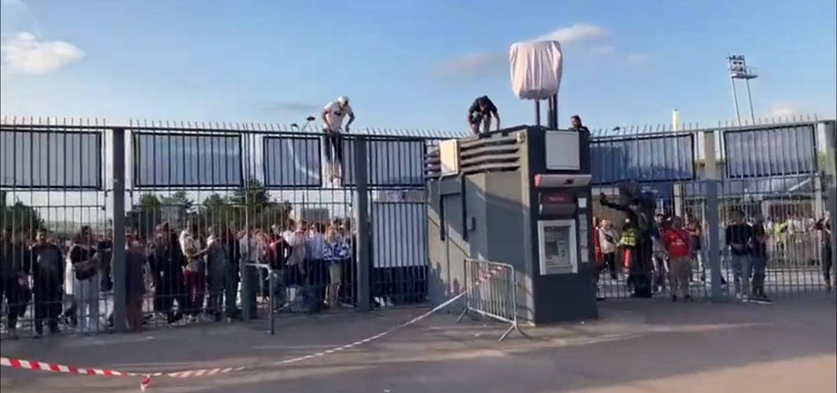 Nie milkną echa finału Ligi Mistrzów: „Chcemy poznać przyczyny tych niedopuszczalnych problemów” Zdjęcie główne wpisu