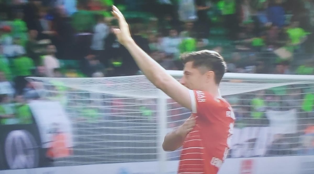 Czy to było ostatnie spotkanie Lewandowskiego w Bayernie? Po meczu podziękował kibicom [WIDEO] Zdjęcie główne wpisu