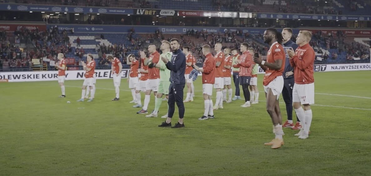 Władze Wisły zorganizują specjalną konferencję prasową. Kibice poczekają na wyjaśnienia przez… ponad trzy tygodnie Zdjęcie główne wpisu