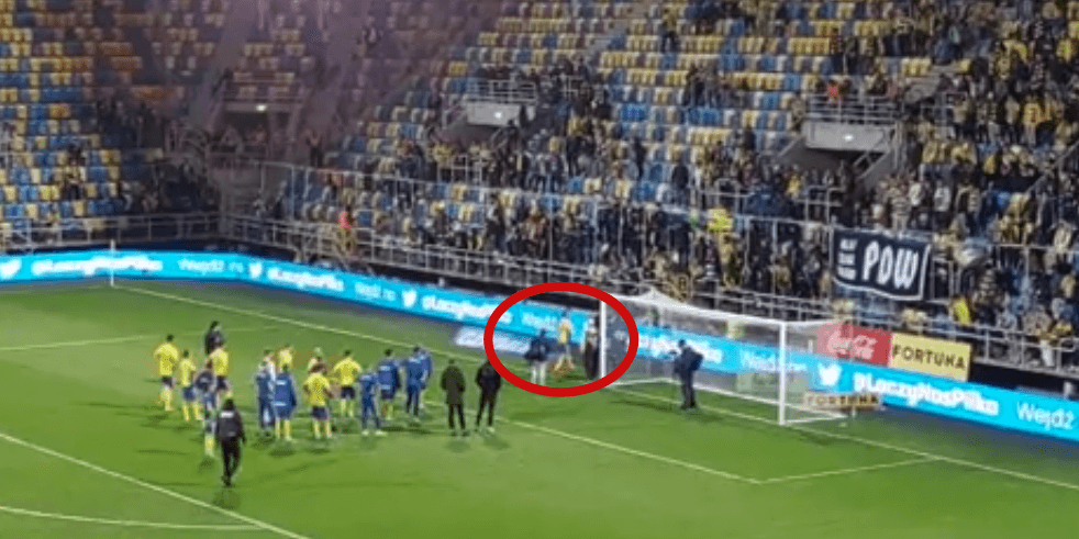 Gorąco po porażce Arki Gdynia. Kibice żądali wyjaśnień. Do akcji wkroczył Marcus Vinicus da Silva [WIDEO] Zdjęcie główne wpisu