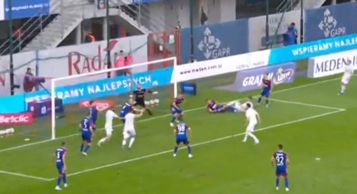 Lech Poznań liderem Ekstraklasy! Gol na wagę zwycięstwa w końcówce [WIDEO] Zdjęcie główne wpisu