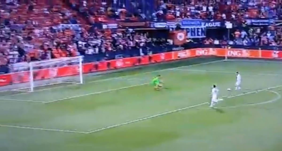 Niesamowita akcja Polaków! Świetne podanie Piątka [WIDEO] Zdjęcie główne wpisu