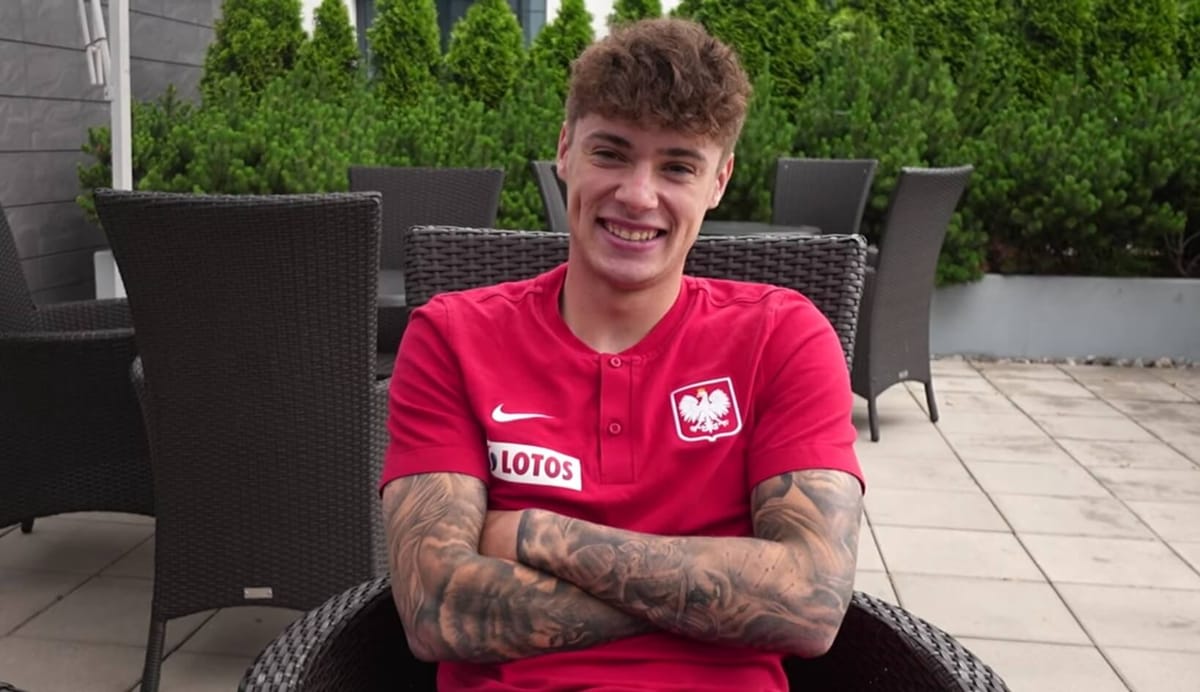 Wielkie wyróżnienie dla Nicoli Zalewskiego. Polak wśród 20 najlepszych piłkarzy U-21 Zdjęcie główne wpisu