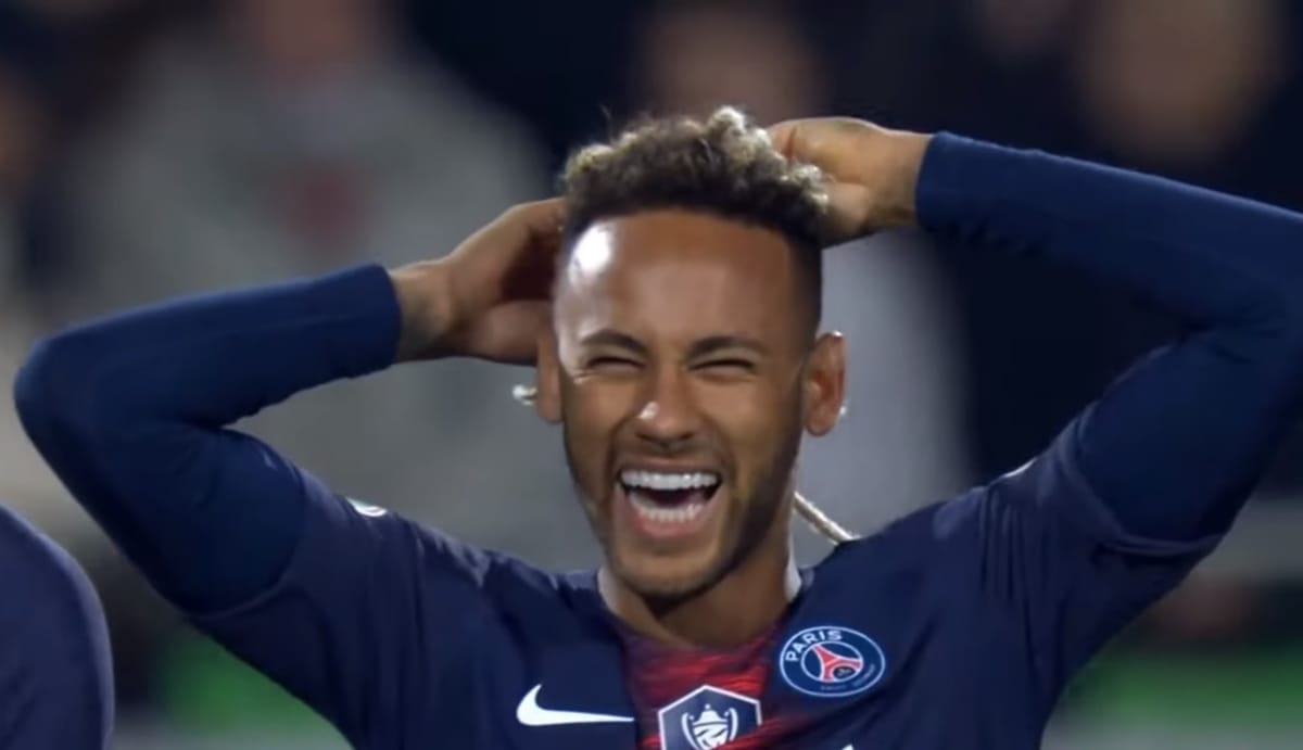 Neymar skomentował swój styl gry. „Im więcej ludzi próbuje mnie powalić, tym bardziej chcę dryblować” Zdjęcie główne wpisu
