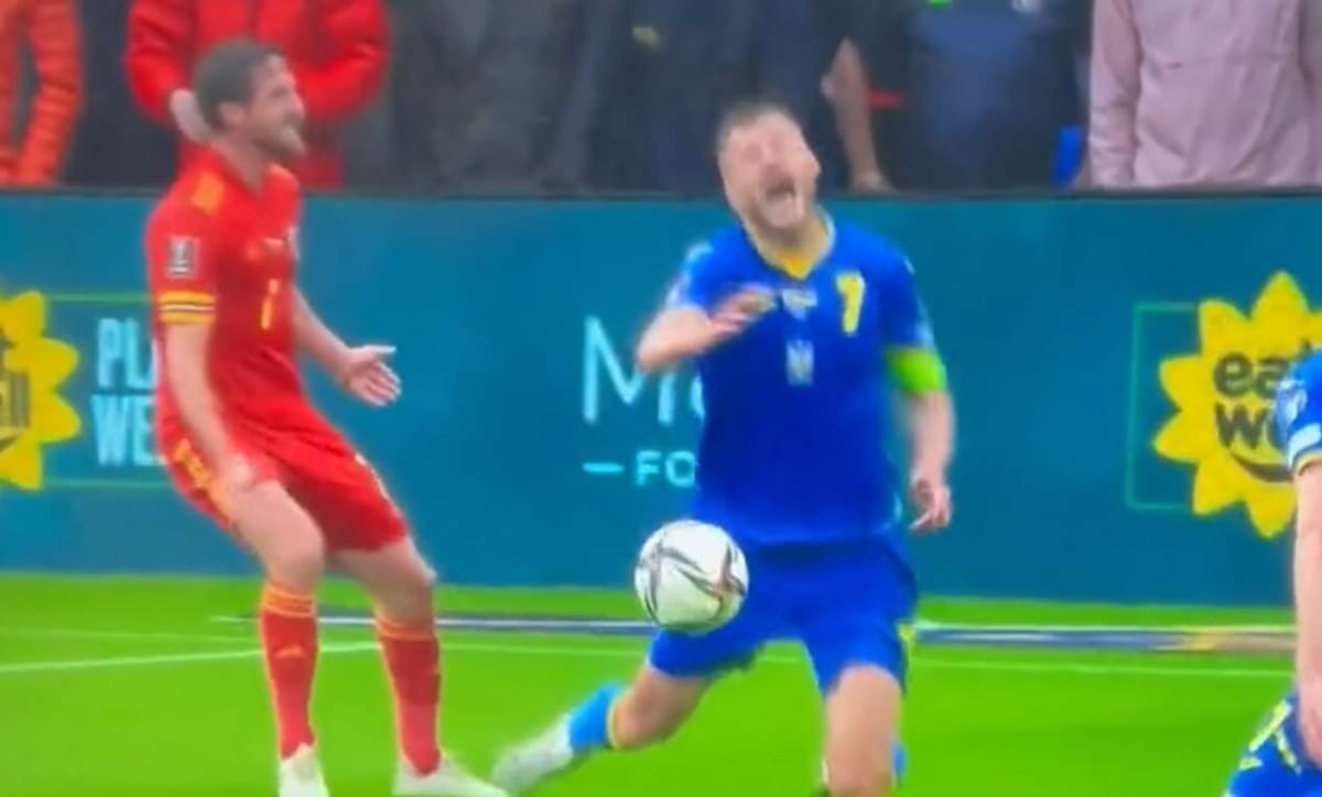 Kontrowersja w finale baraży. Powinien być rzut karny dla Ukrainy? [WIDEO] Zdjęcie główne wpisu