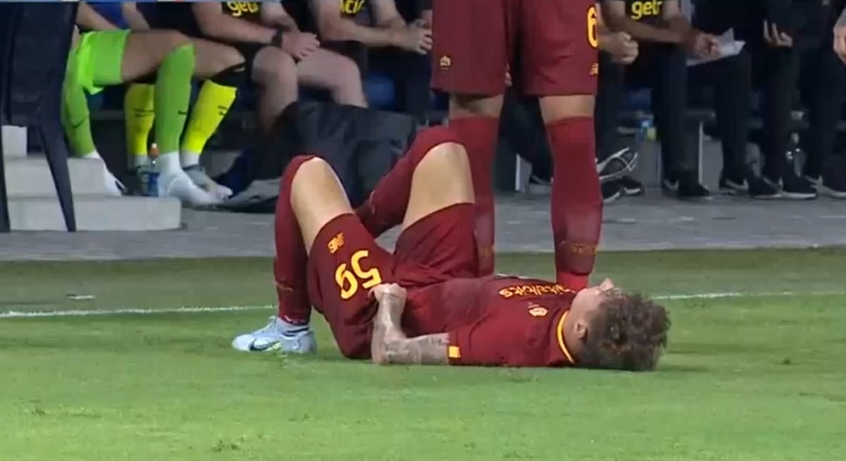 Kontuzja Nicoli Zalewskiego. Polak potrzebował pomocy przy zejściu z boiska Zdjęcie główne wpisu