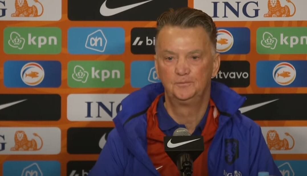 Emiliano Martinez wbił szpilkę Louisowi van Gaalowi. Bramkarz Argentyny odegrał się za słowa sprzed meczu Zdjęcie główne wpisu